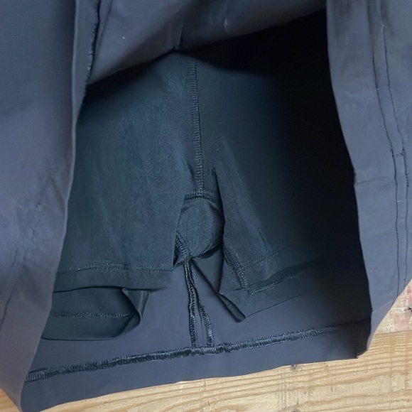 Eddie Bauer size 10 Black Athletic Mini Pencil Skirt with Built-in Short Pockets - Picture 5 of 9